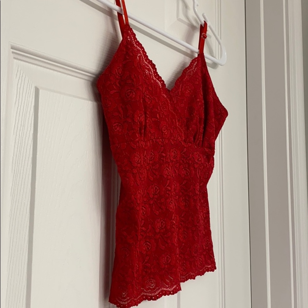 Red lace cropped cami
